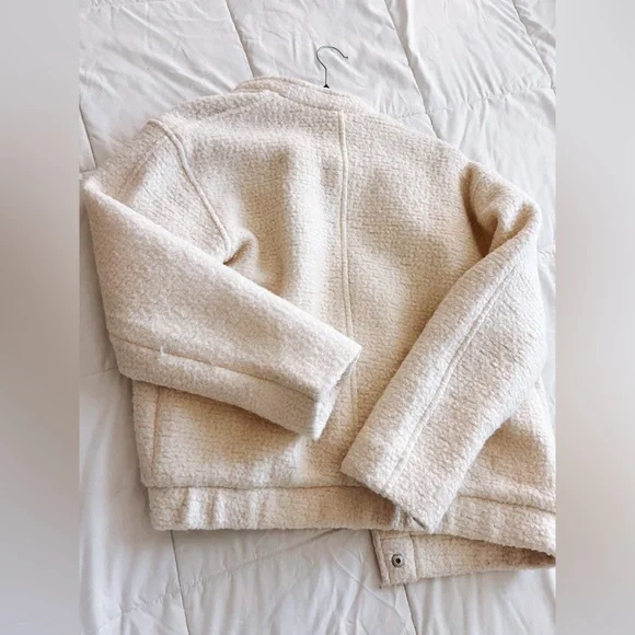 Abercrombie  Off-White Textured bomber jacket - Picture 5 of 5